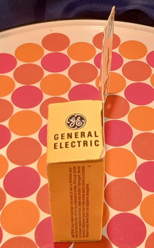 Vintage GE Flash Cubes 3 cubes 12 flashes for Standard Flash Cube Cameras