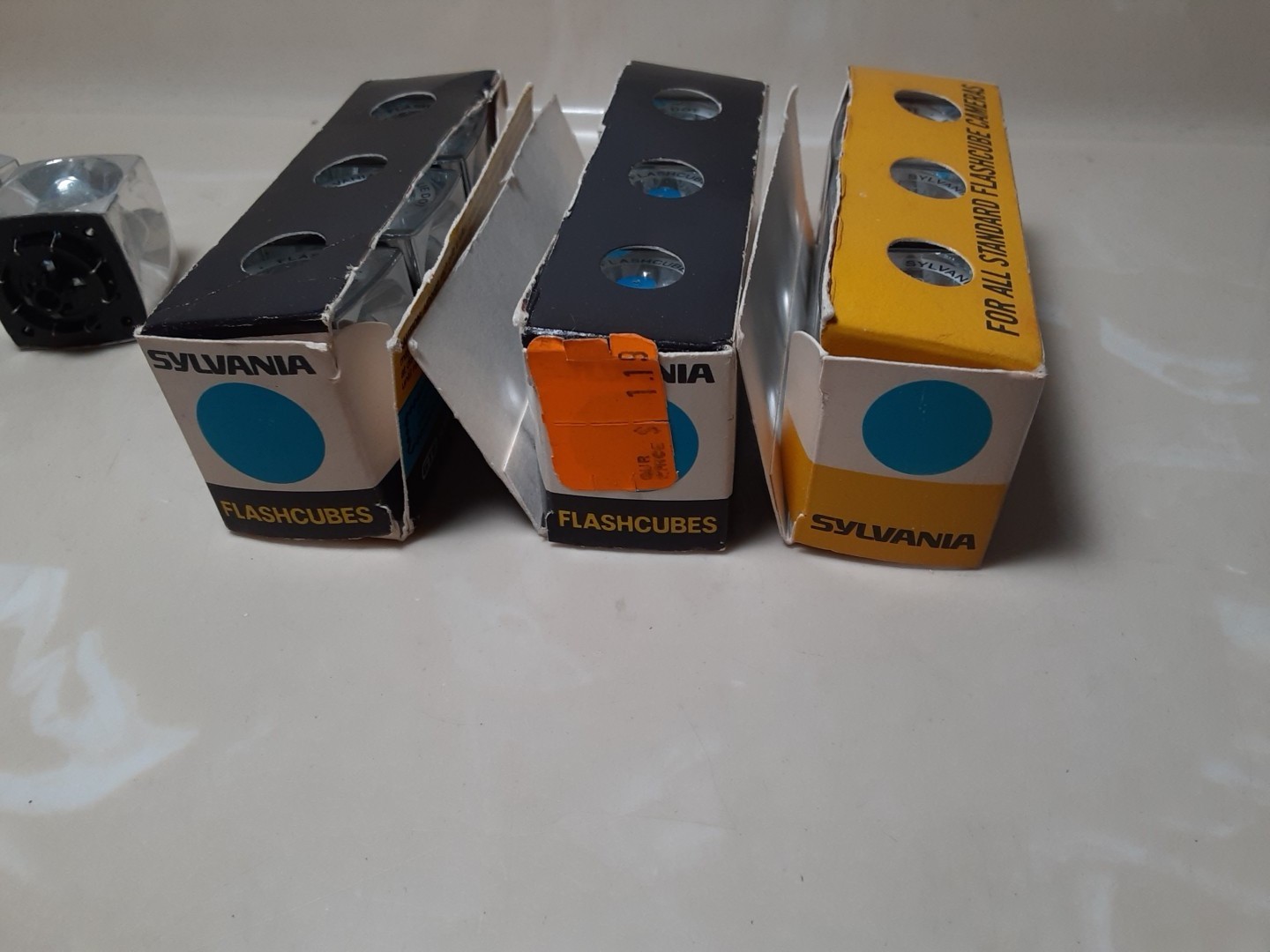 3 packs Vintage Sylvania Blue Dot Flashcubes in original boxes w/3 unboxed cubes