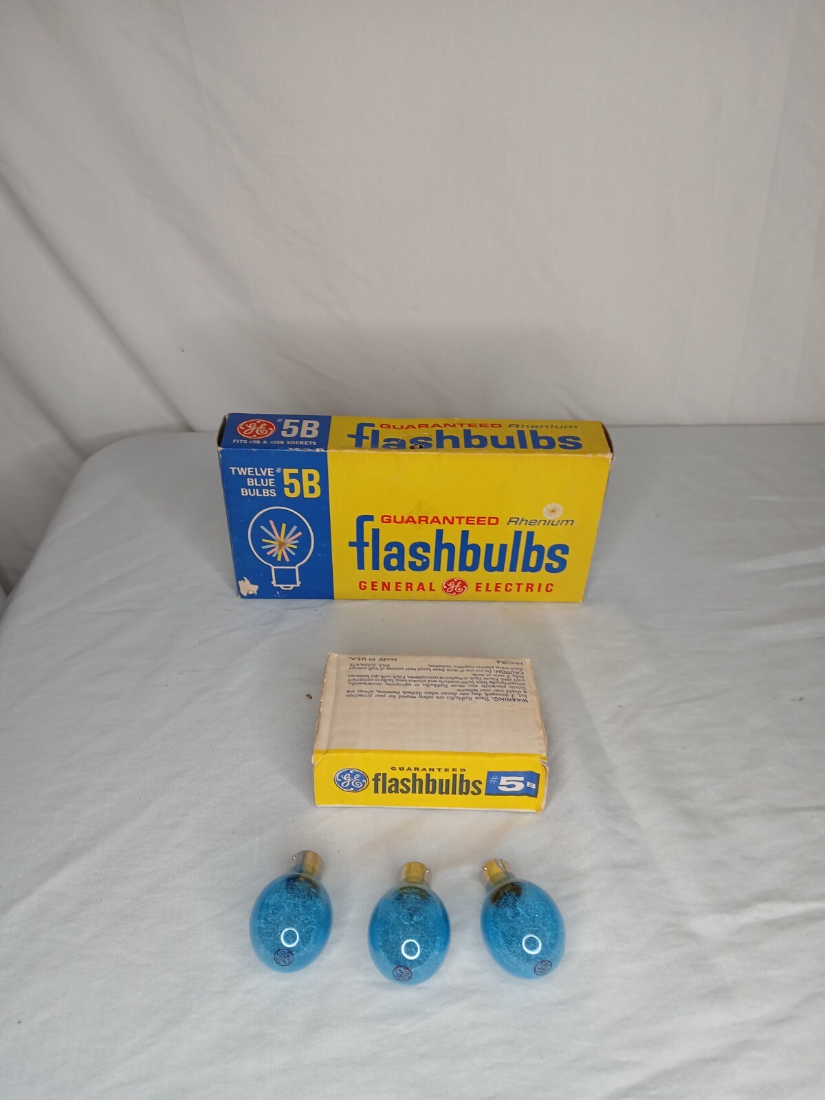 Vintage General Electric GE 5B Blue Camera Flash Bulbs – 3 Bulbs Total