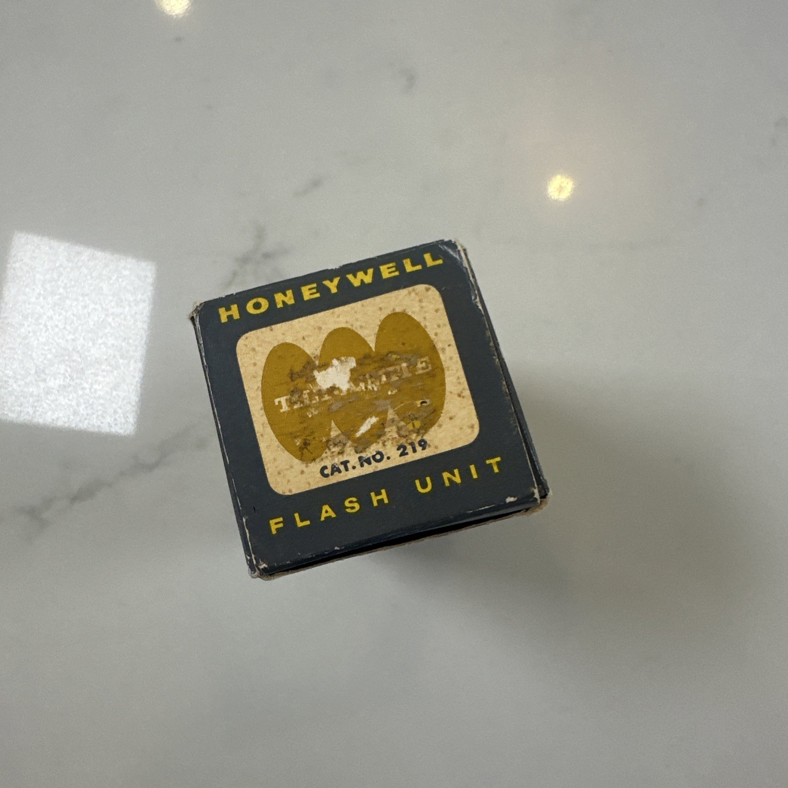 New Old Stock 1965 Honeywell Tilt-A-Mite Flash Unit – Vintage Photography Flash