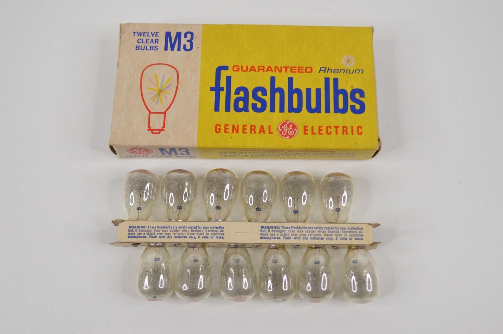 Lot of M3 M3B AG1 Flashbulbs Flash Bulbs for Film Cameras GE Sylvania Blue Dot