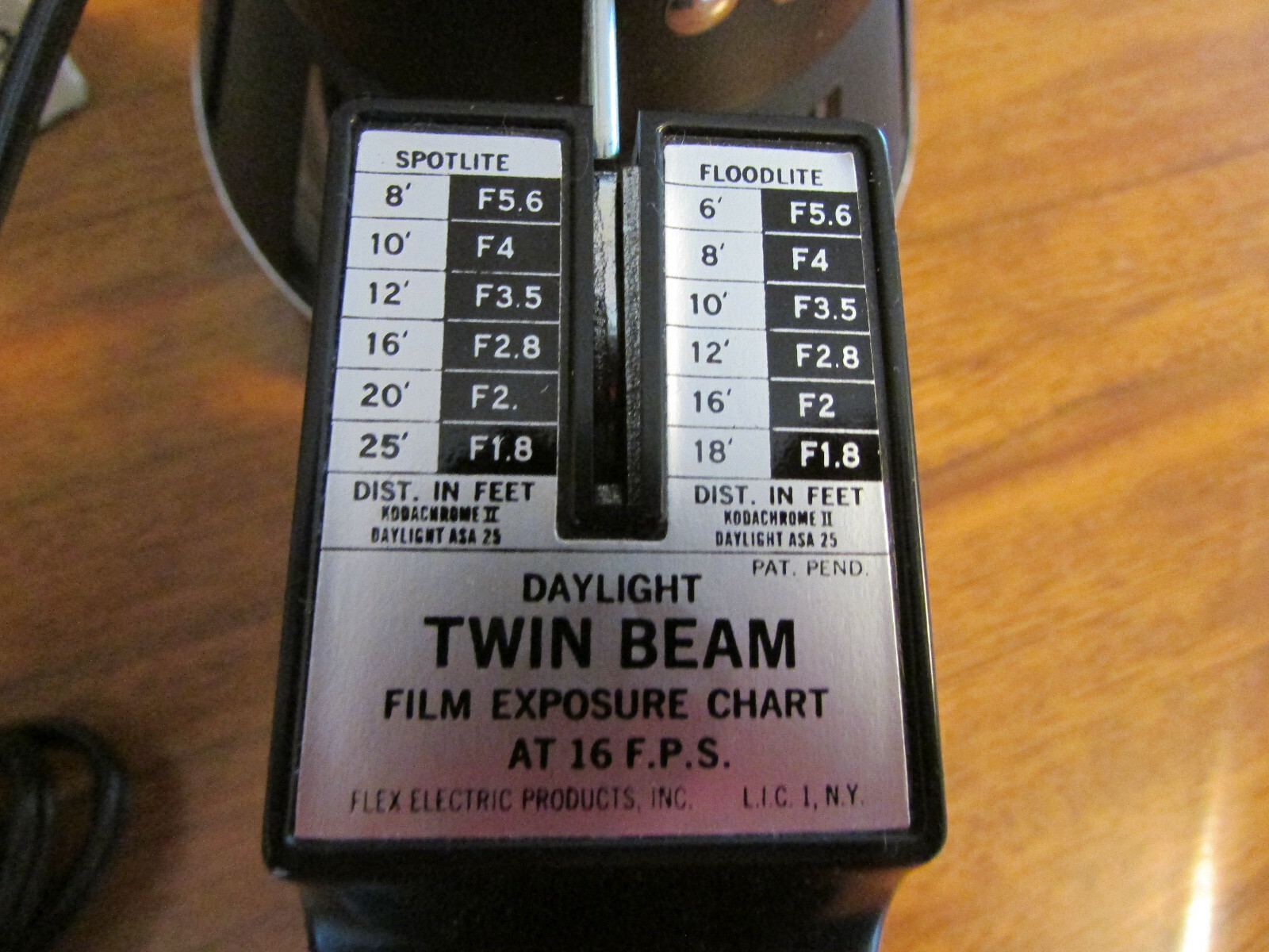 VINTAGE BOXED MOBILITE TWIN BEAM ZOOM SPOT TO FLOOD DAYLIGHT MOVIE SYLVANIA LAMP