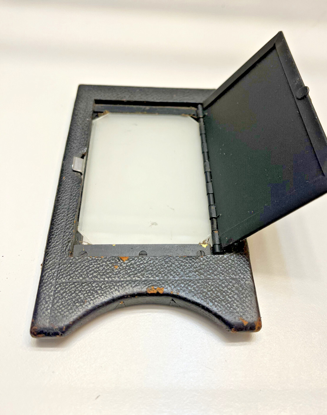 Vintage Wooden 2 1/4″ x 3 1/4″ Camera View Back w/ Ground Glass Graphlex?