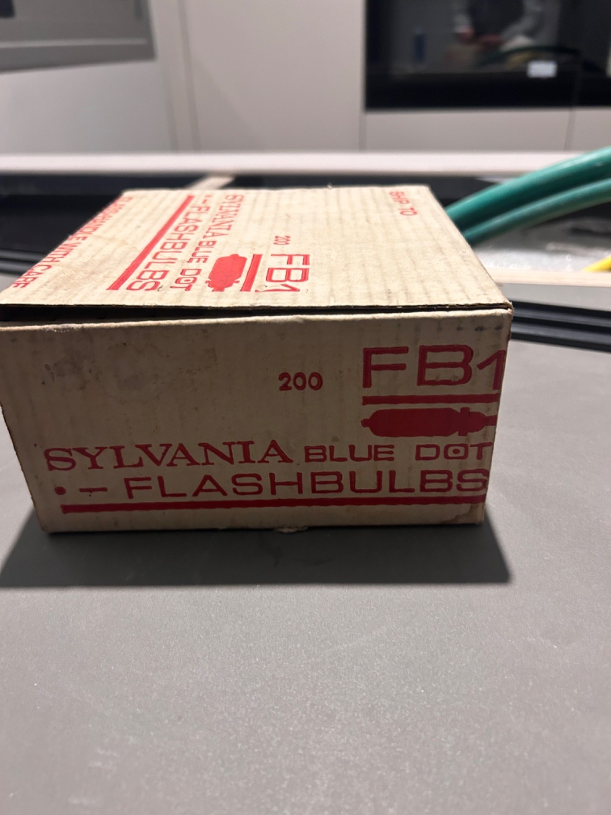 Vintage Sylvania Blue Dot FB1 Flashbulbs – Master Case 200 Count – NOS Italy