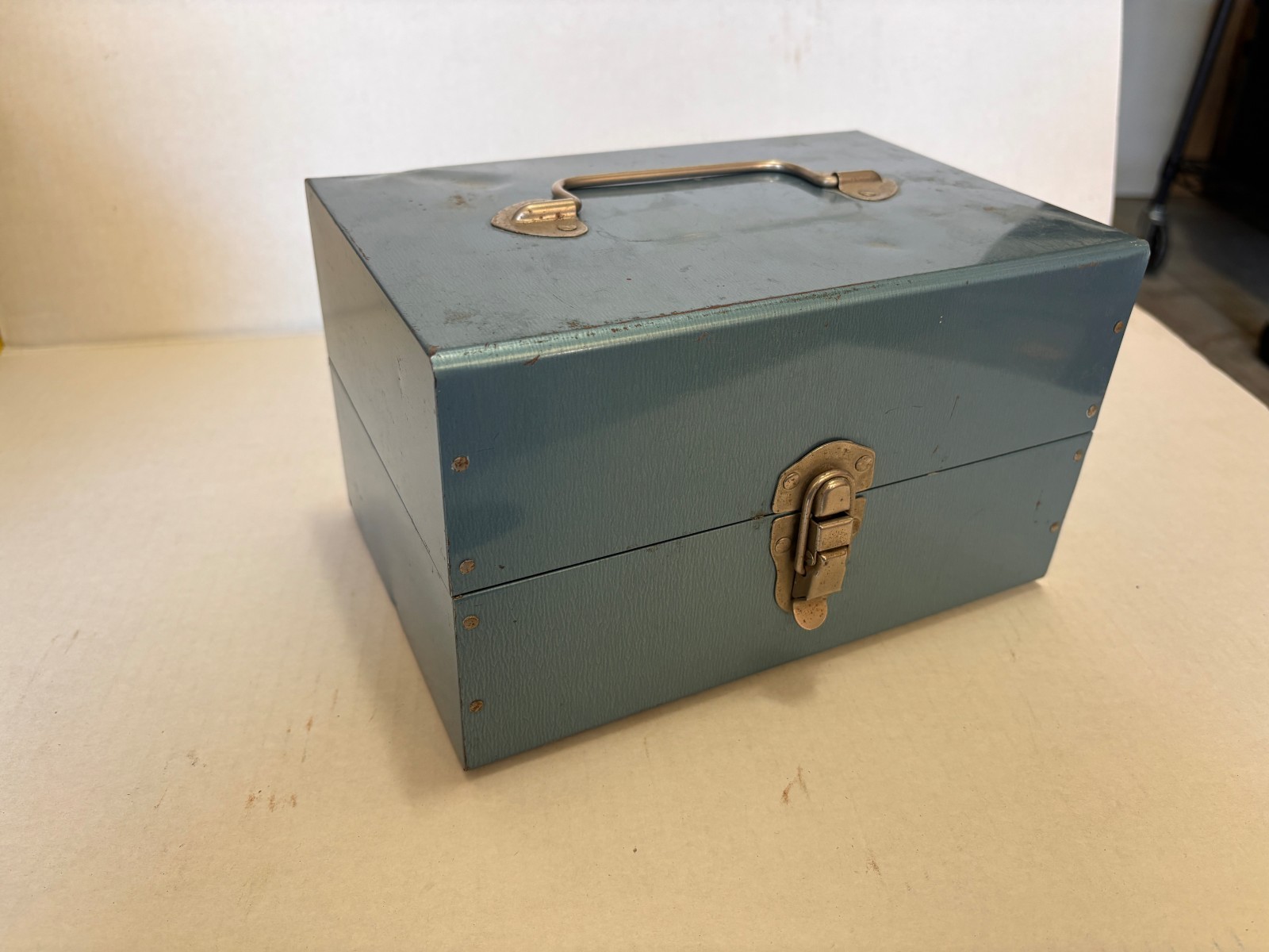Vintage Blue Metal 8mm Film Case + 4 Metal Cans