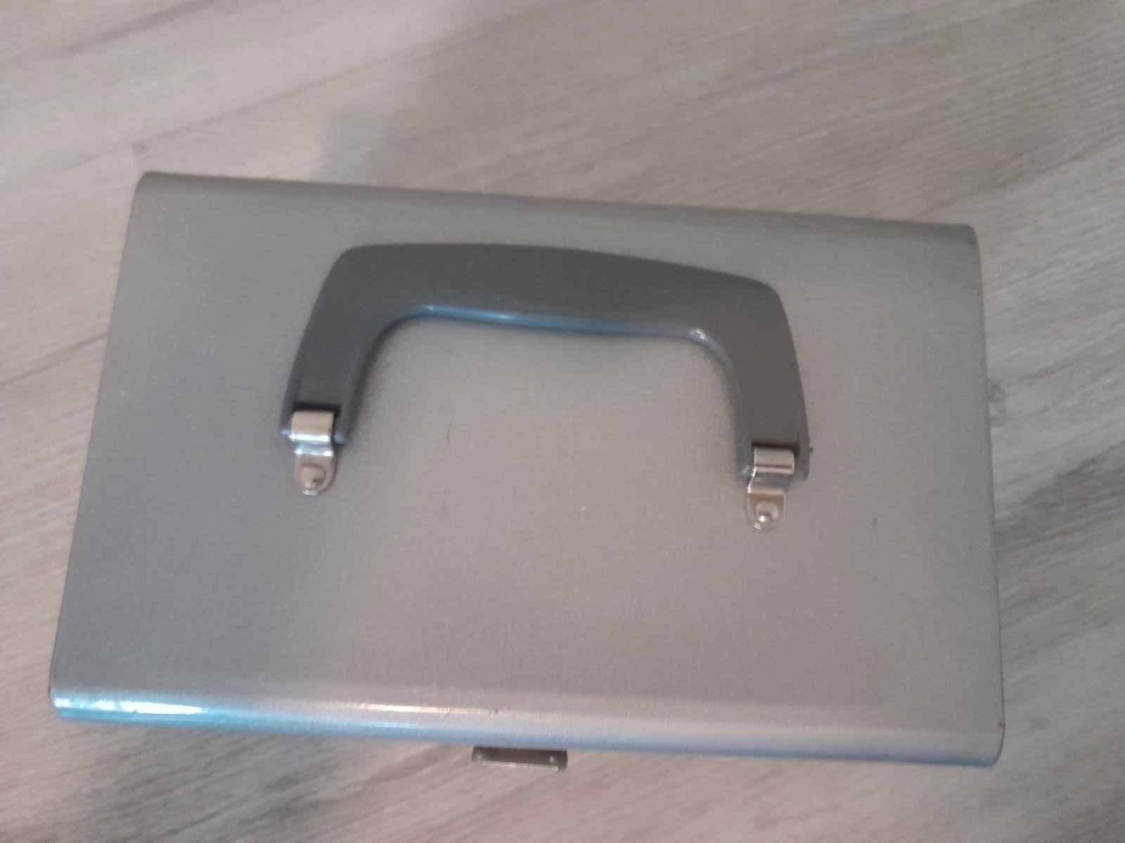 1960’s Logan De Luxe Super 8 Movie Reel Metal Carrying Case Holds Up to 12 Films