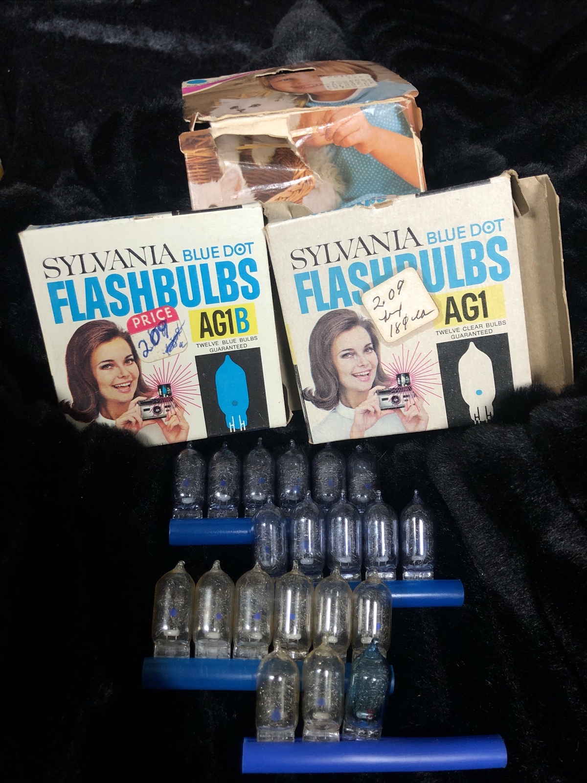 Vintage Sylvania Blue Dot Flashbulbs: AG1 & AG1B, 20 total