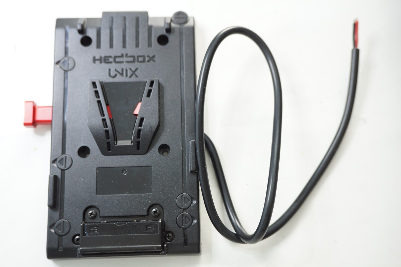 HEDBOX UNIX-7V2, V-Mount adapter plate for V-Lock Batteries .