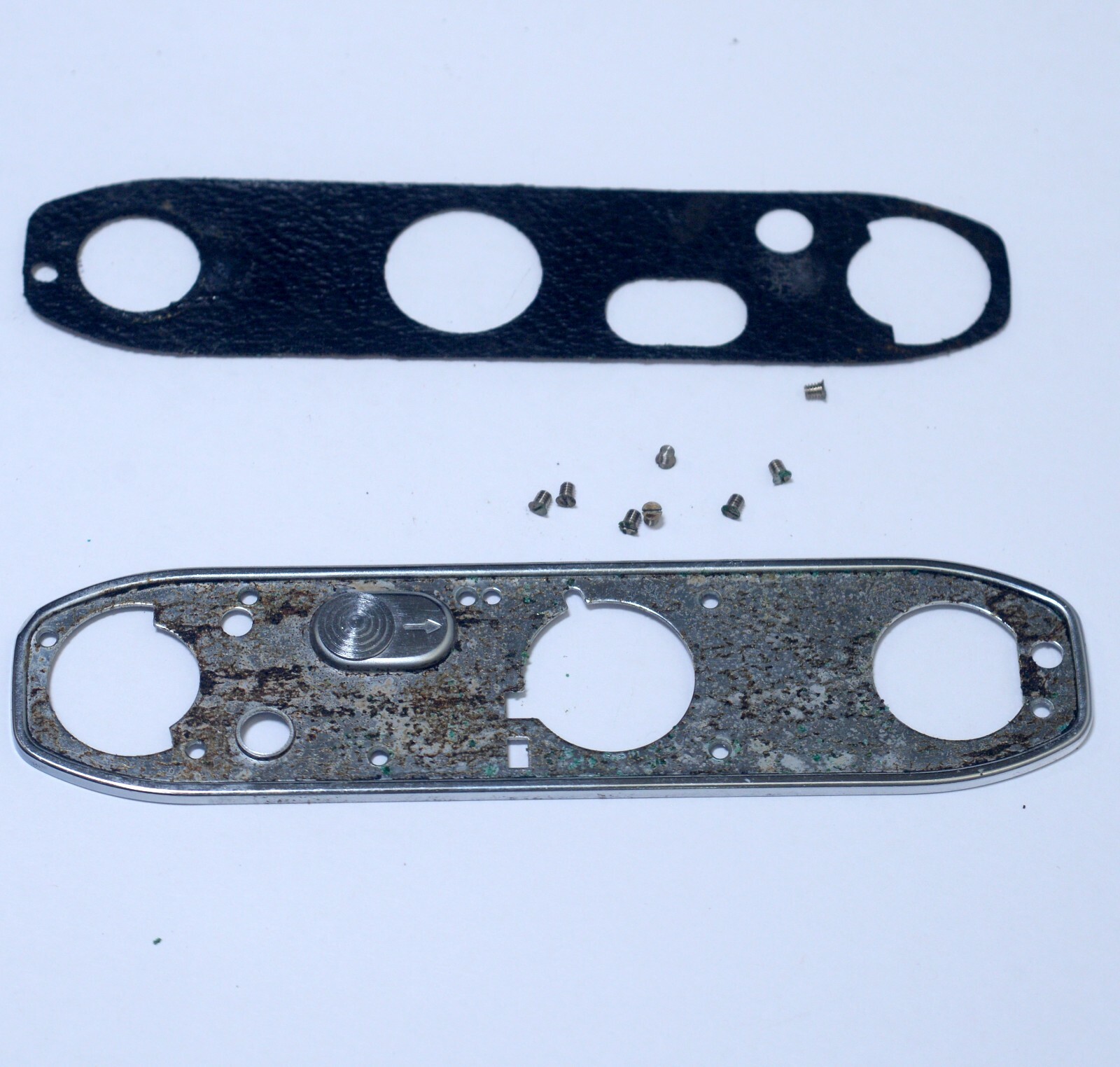 KODAK Retina Reflex III Bottom Cover Plate Screws Vintage SLR Film Camera Parts