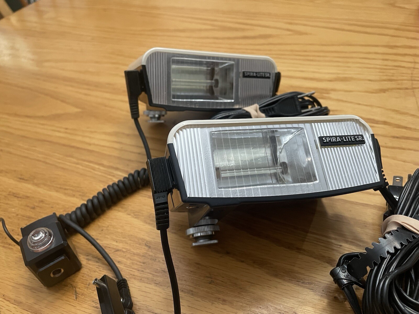 Spira-Lite SR Flash Vintage Set Of 2 With Cables