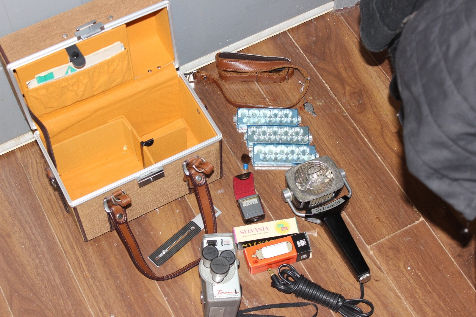 Tower Triple Lens 8MM Camera Model #T-185 & Sylvania Sun Gun Light With Case