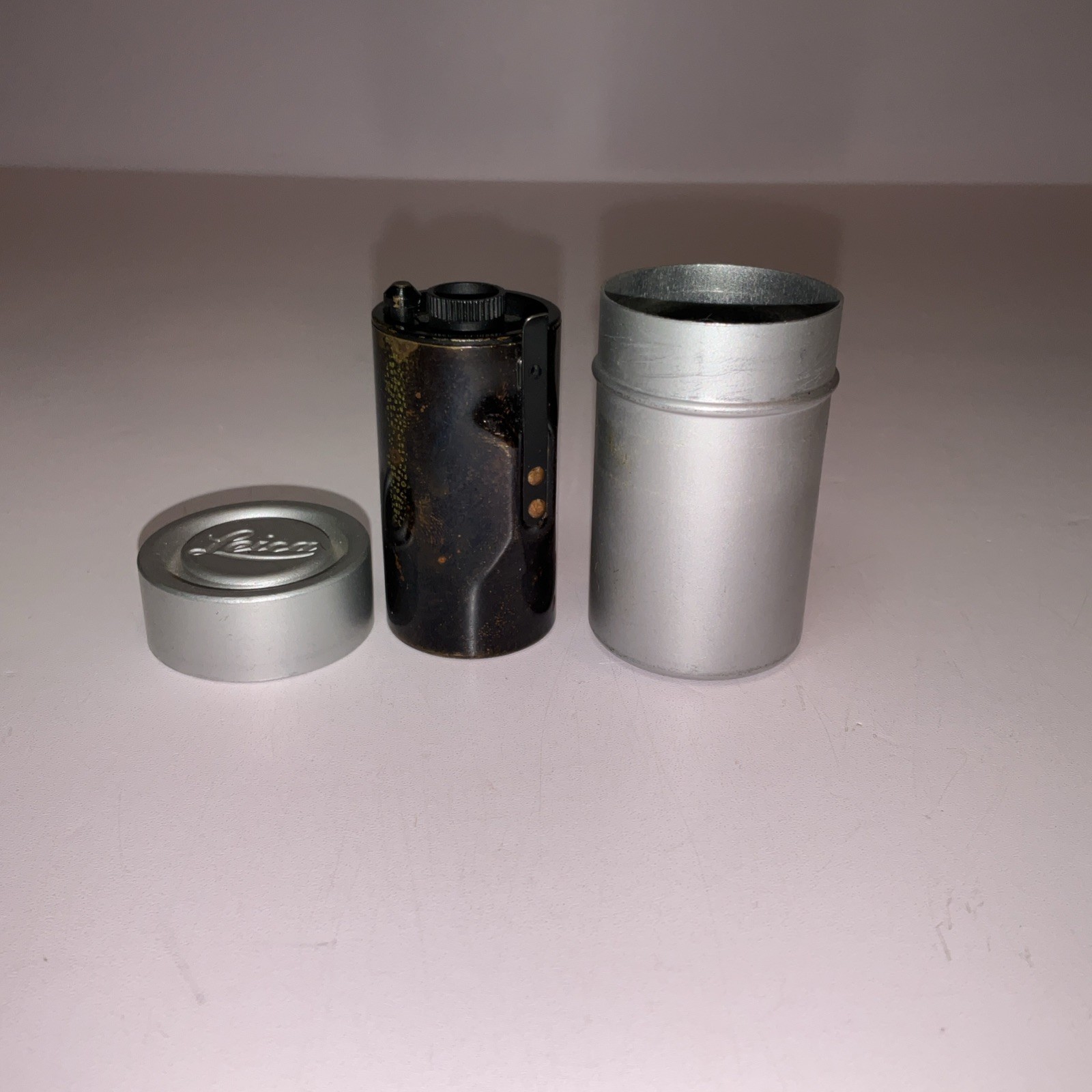 Vintage Leica Leitz Wetzlar Germany Reloadable 35mm Film Cassette w/ Metal Case