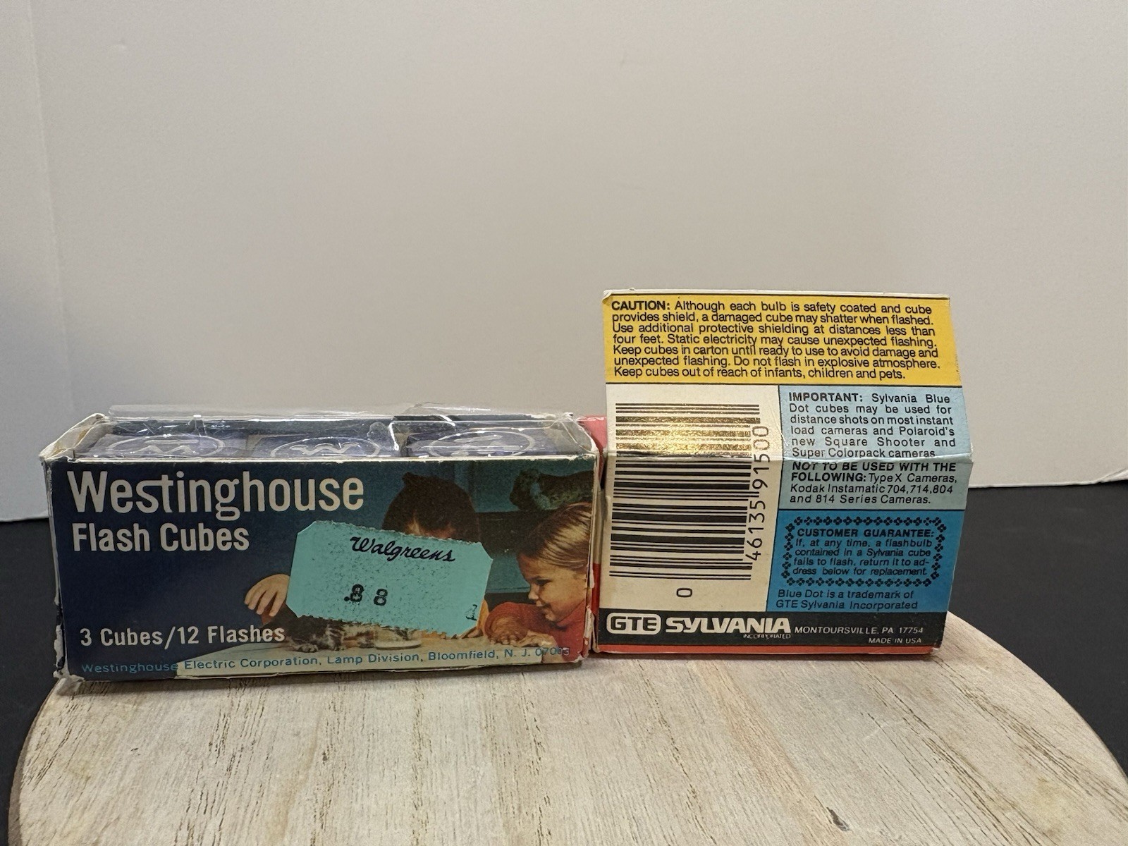 VTG Sylvania Blue Dot & Westinghouse Flash Cubes NOS