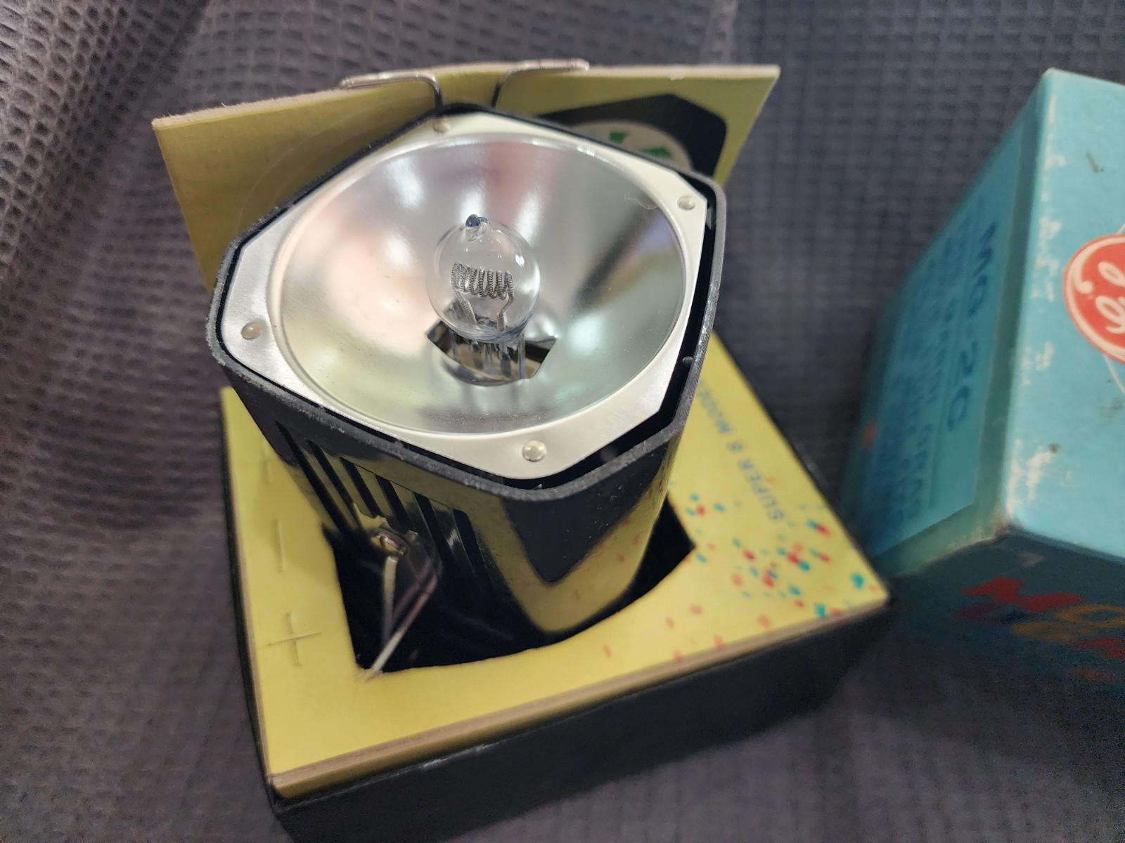 GE Mardi Gras Movie Light Super 8 Model w/ Box Vintage Works!