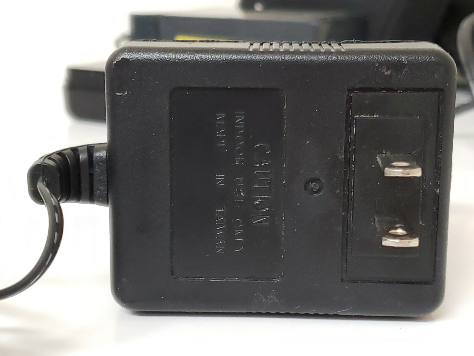 Lenmar Camcorder Battery Pack for Sony 8mm Handycam Video Adapter Charger Case