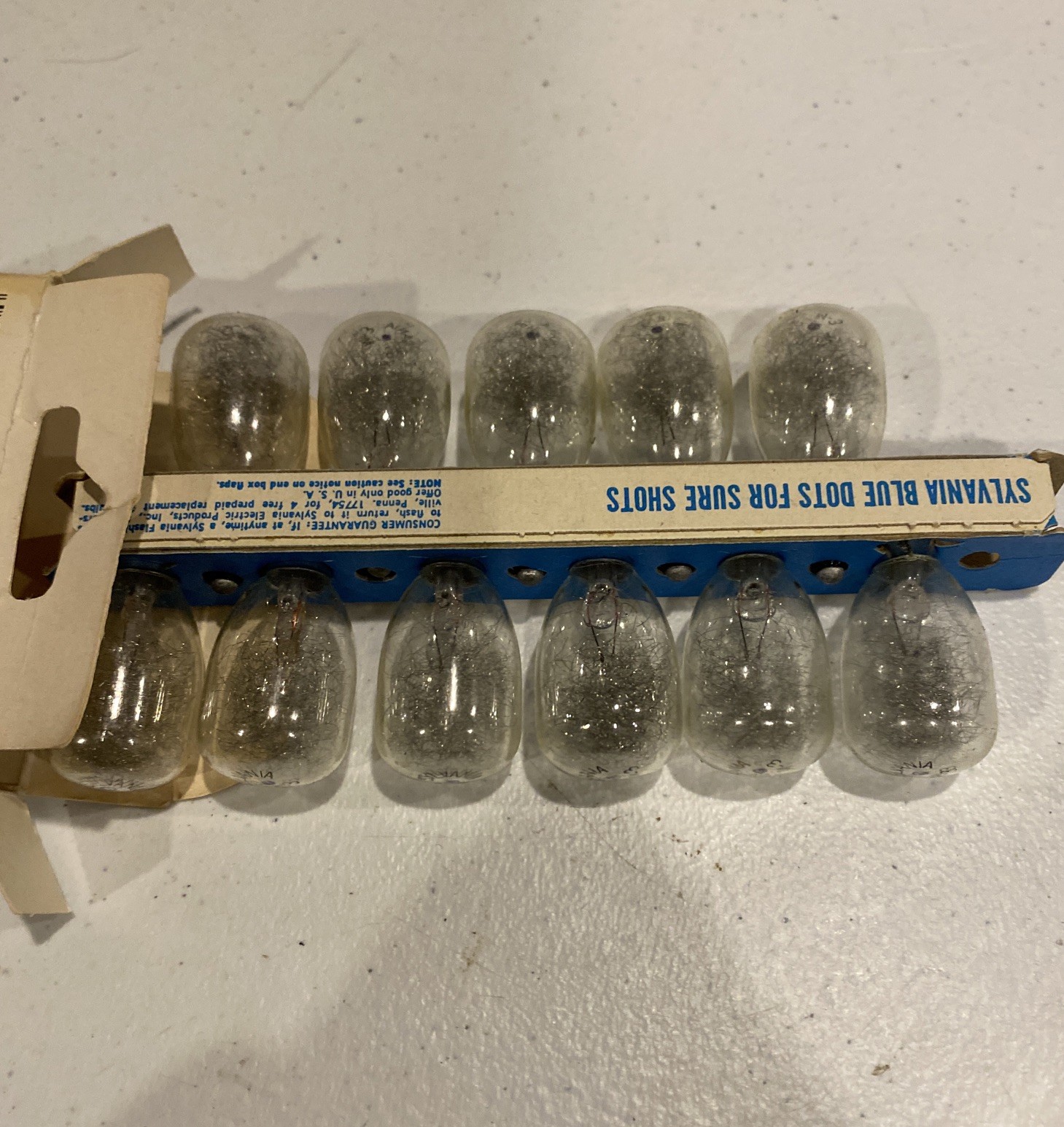 Vintage Lot of Unused Flash Bulbs & Cubes GE, Sylvania & Mastercraft