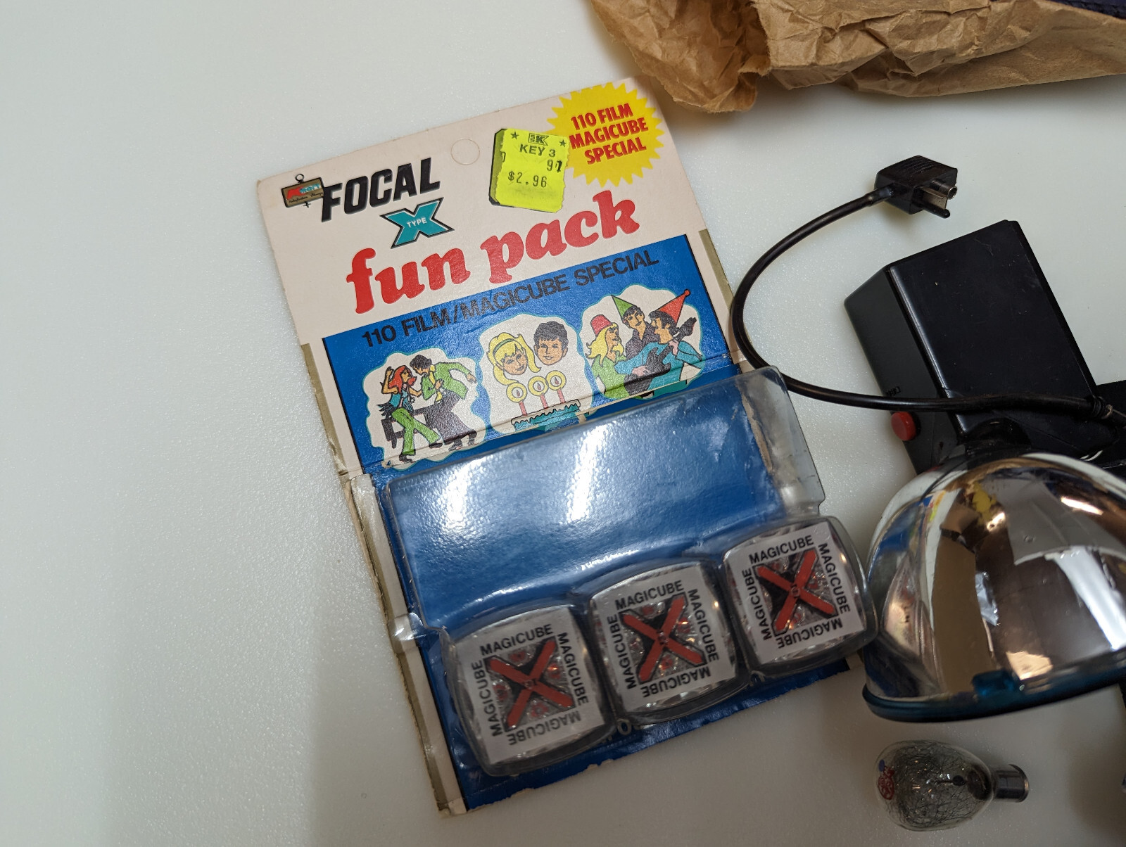 Vinitage Camera Flash Bulb Lot Dura Blue Spot Class M Bar GE