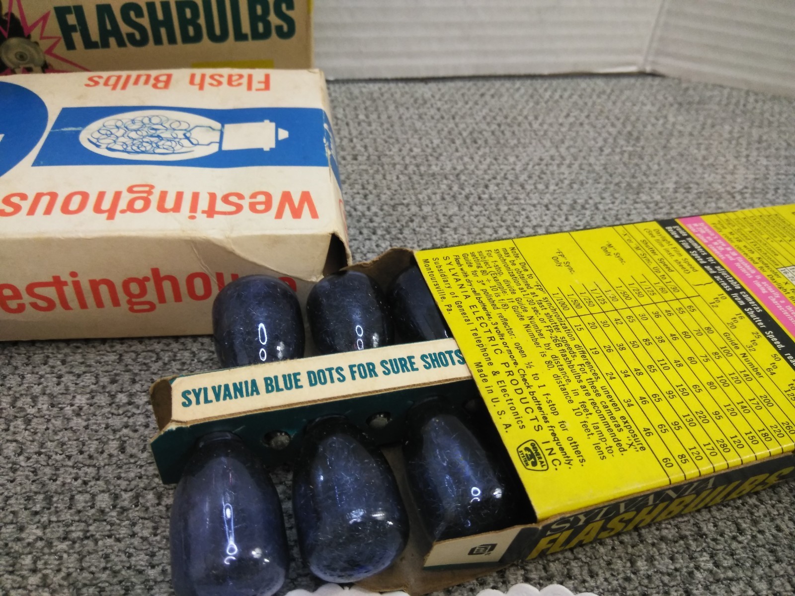 Sylvania Blue Dot M3B, M3 Flashbulbs 12 Blue Bulbs EA & WESTINGHOUSE #5 6 BULB