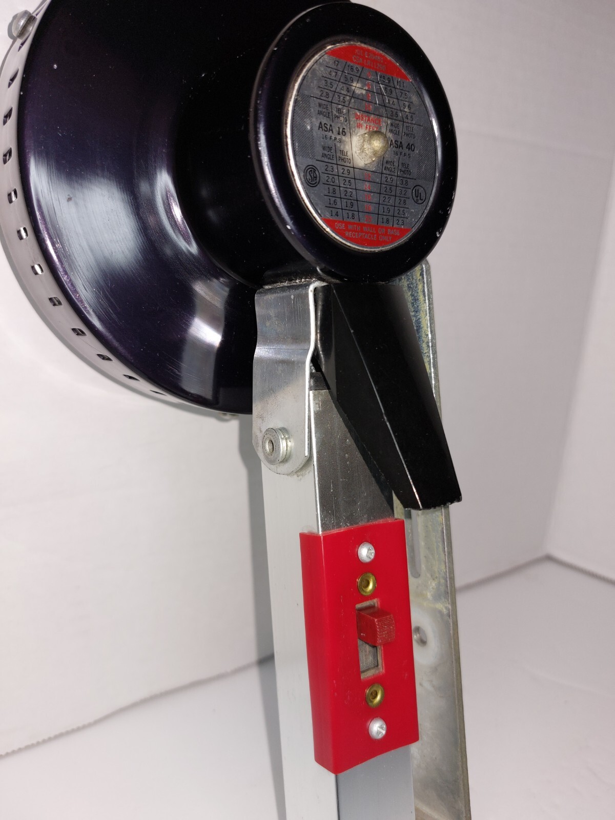 Vintage Sunset Zoom Gun Movie Light Camera Flash 650 Watt Bulb Made in USA