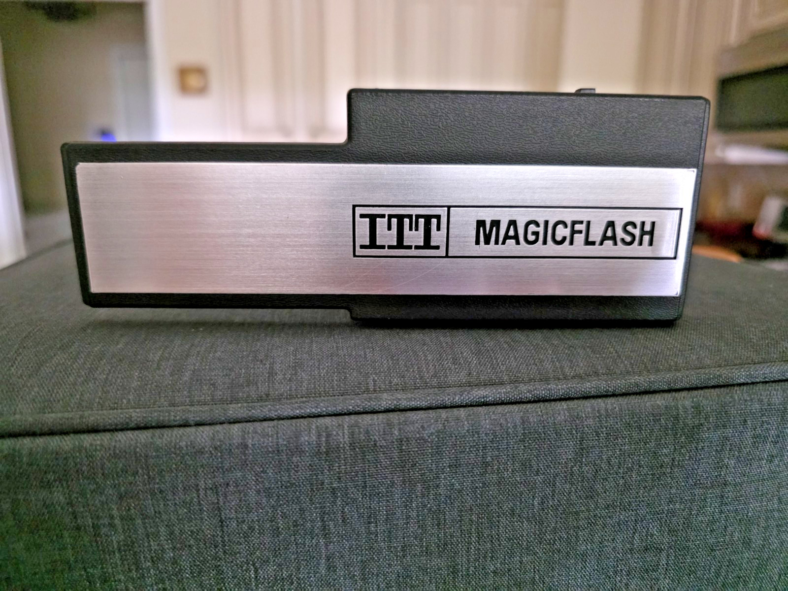 Vintage ITT Magic Flash Electronic Flash Hong Kong with Ready Lite