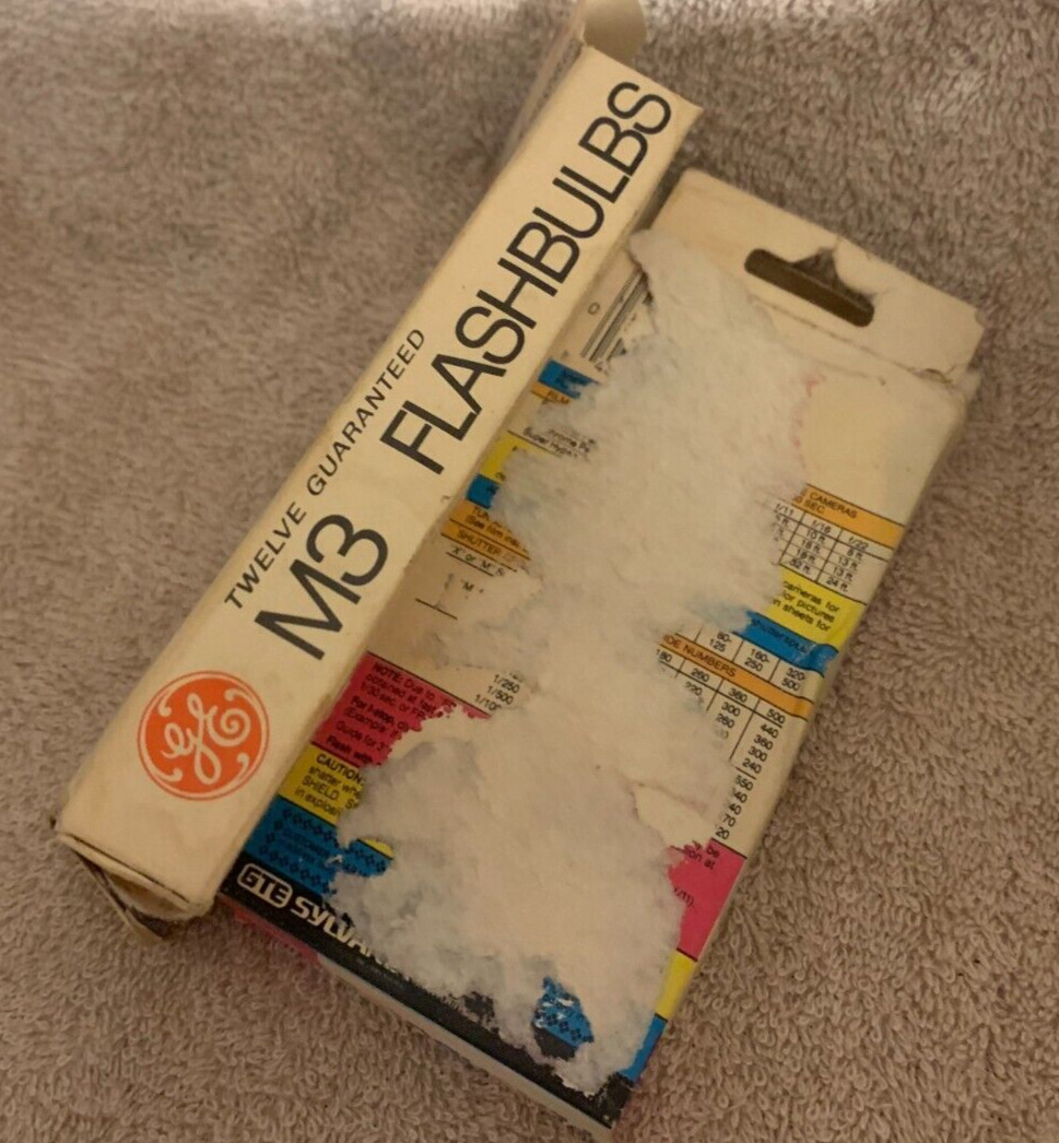 Vintage GE M3B & Sylvania Blue Dot M3 Flashbulbs NOS