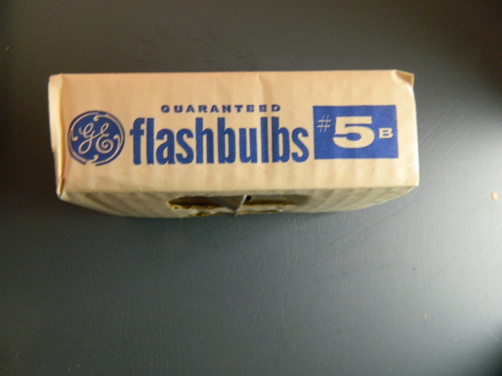 Old vintage GE Flash Bulbs 5B for Camera 1970’s Sylvania Cubes Westinghouse