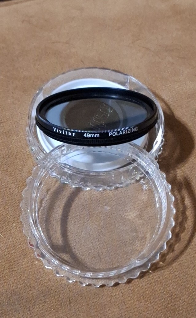 VIVITAR 52mm / 49mm POLARIZING Lens JAPAN and Plastic Case
