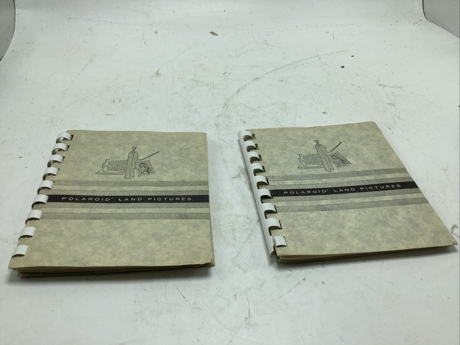 Lot of 2 *VINTAGE* POLAROID LAND PICTURE ALBUM, #1511A – EXCELLENT COND