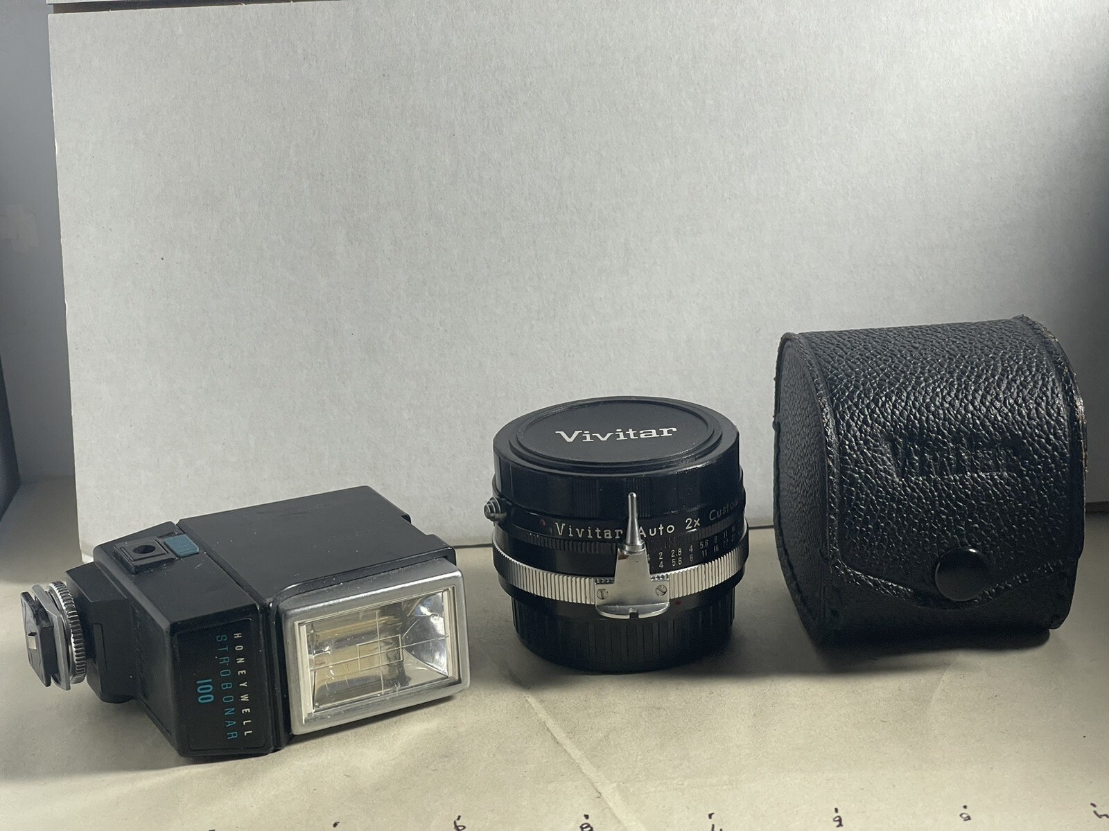Vivitar 2x-3 Teleconverter + Honeywell Strobonar 100 Vintage Camera Accessories