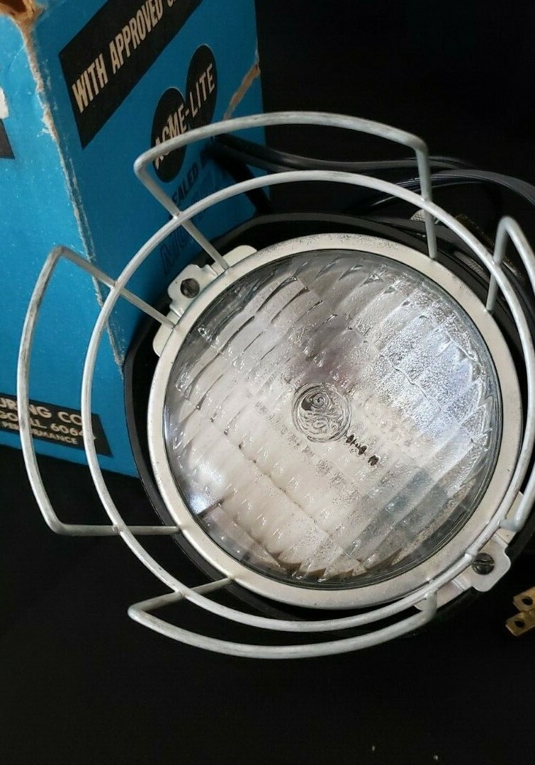 Vintage Acme Lite Sealed Beam Movielite Model Fits Super 8 Cameras 250 Watts B7