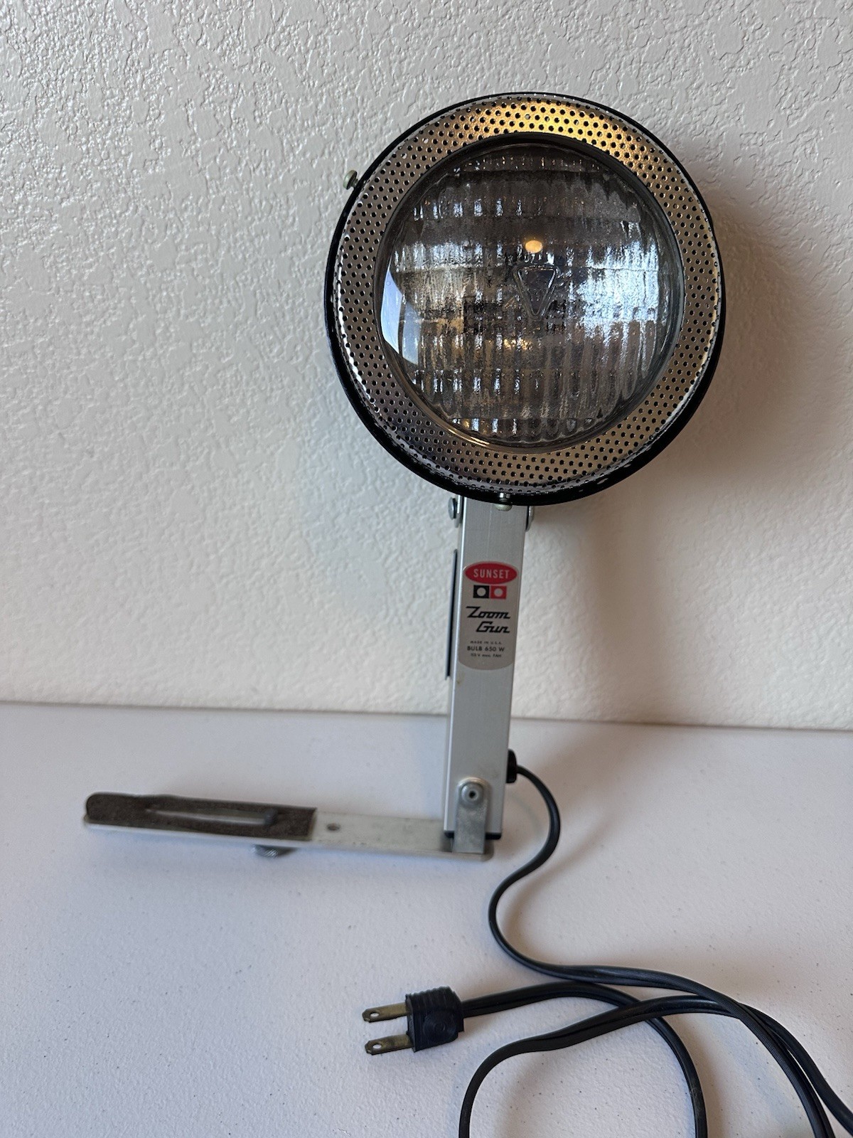 Vintage Sunset Zoom Gun 650W Super Bright Photo Light Original Box Working Paper