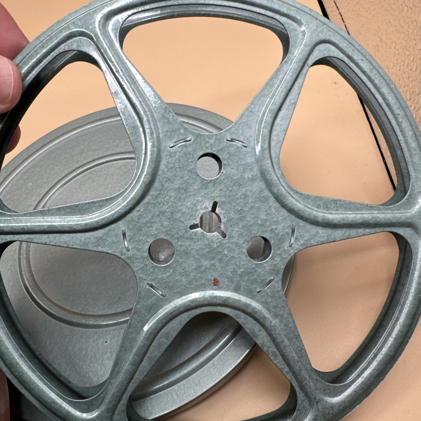 Lot Of 4 Vintage 8mm Metal Cans Reels Empty Film Reel – 7 inch 400 feet