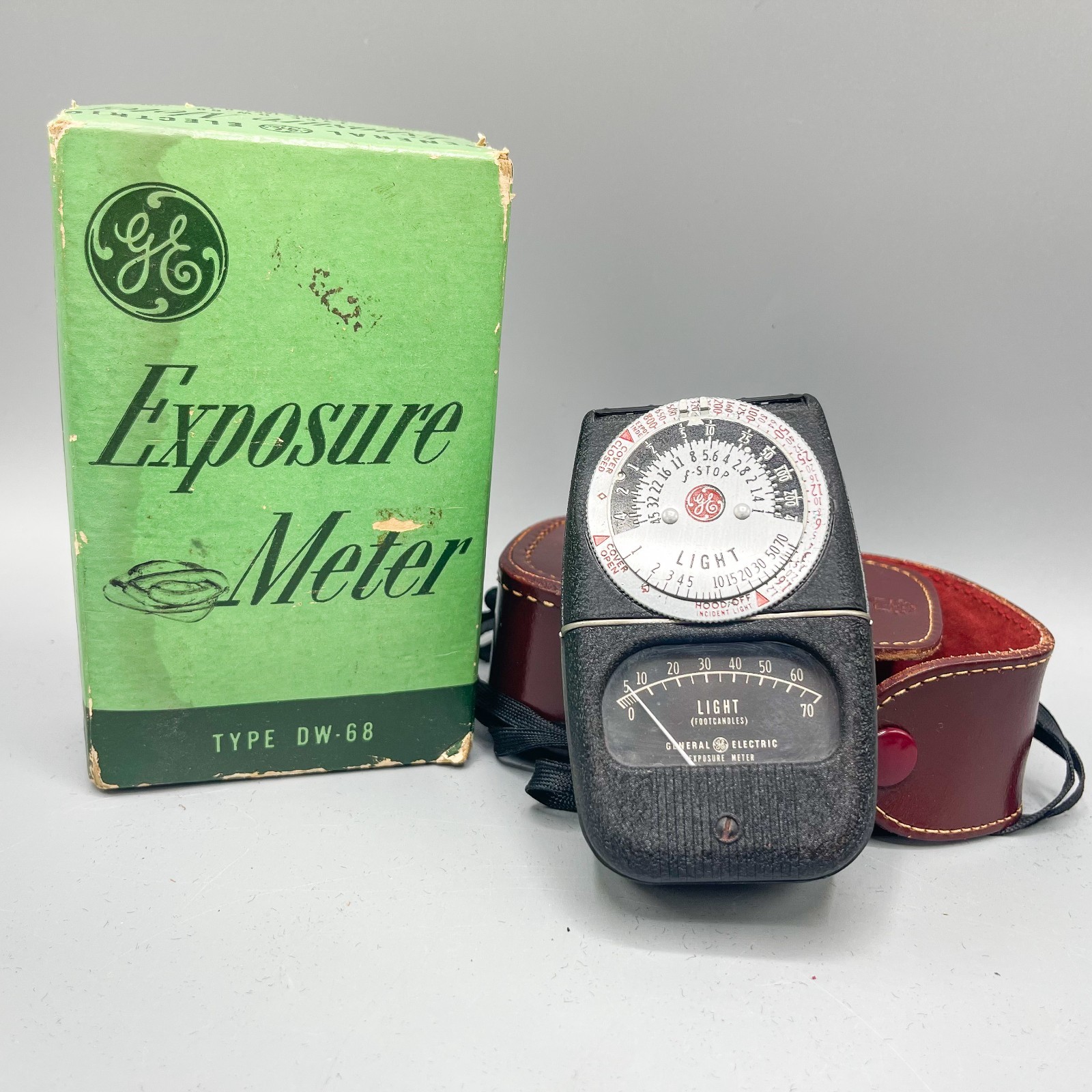 General Electric Light Exposure Meter DW-68 | Box and Leather Case Included