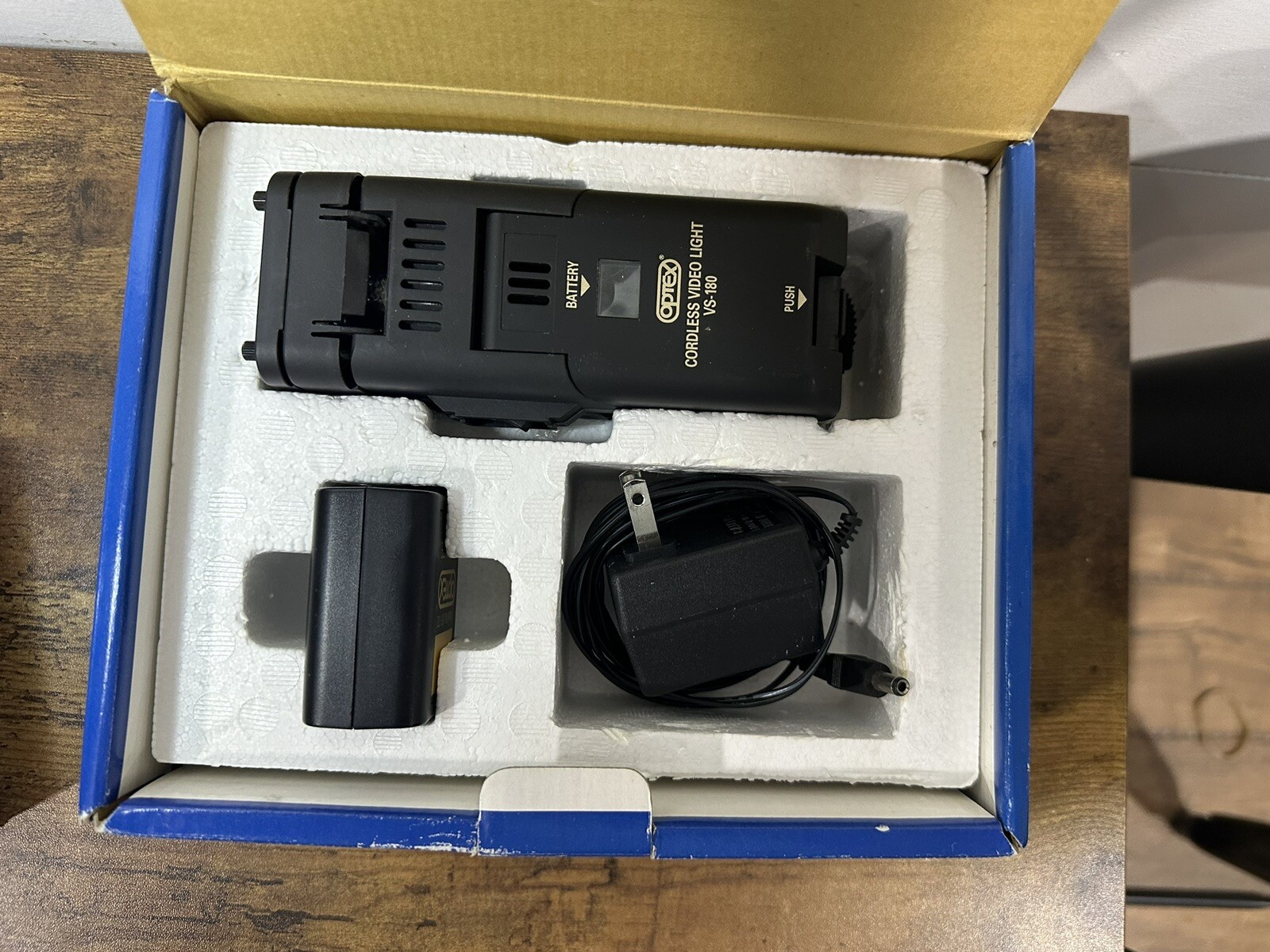 Genuine Optex (VS180) Cordless Video Light / Flash Camera Accessories.