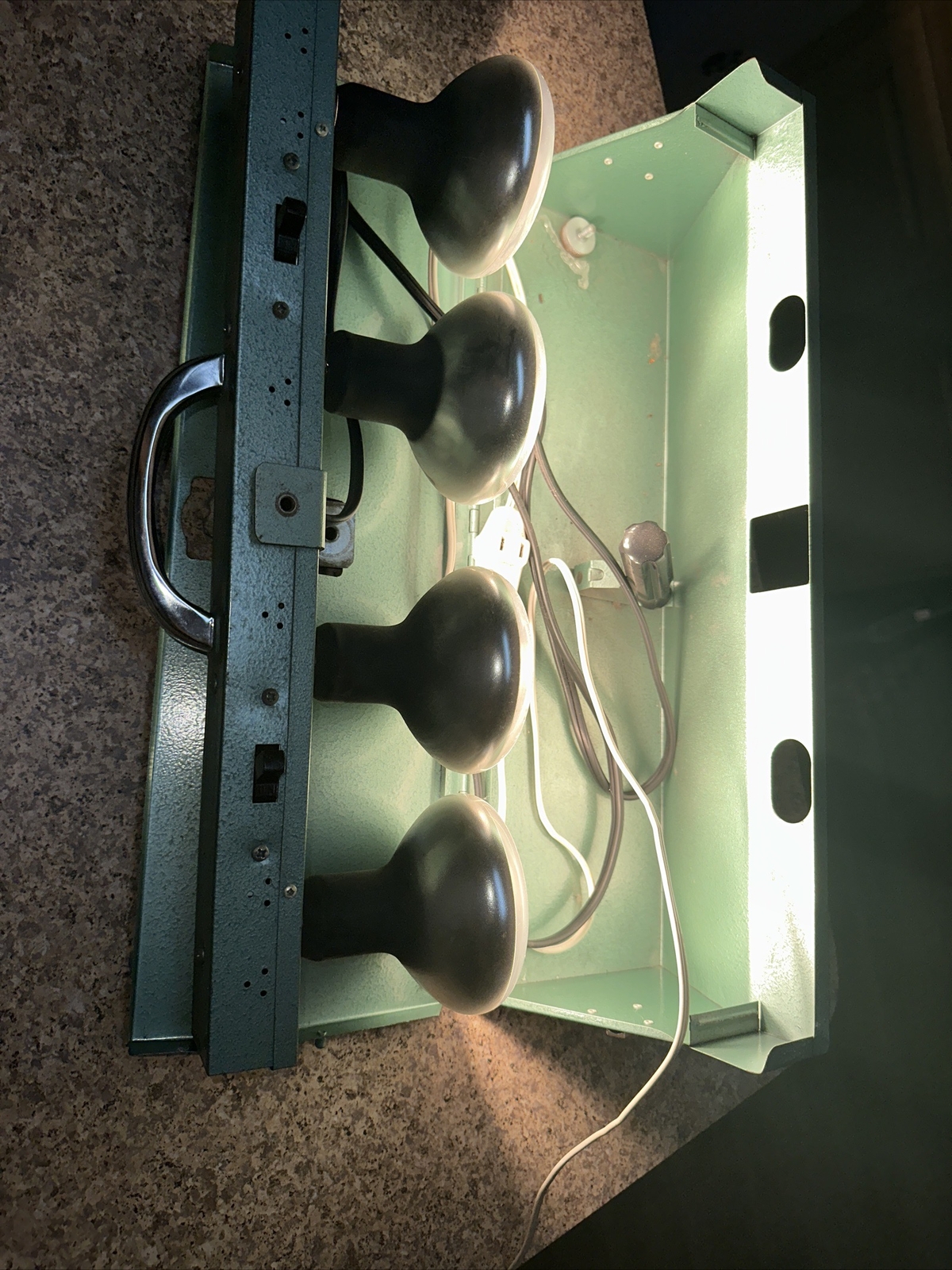 Vintage PM V-Pak Bar Lite 4 Bulb Includes Handle,Lite Bar,Cord+ Case Org Owner