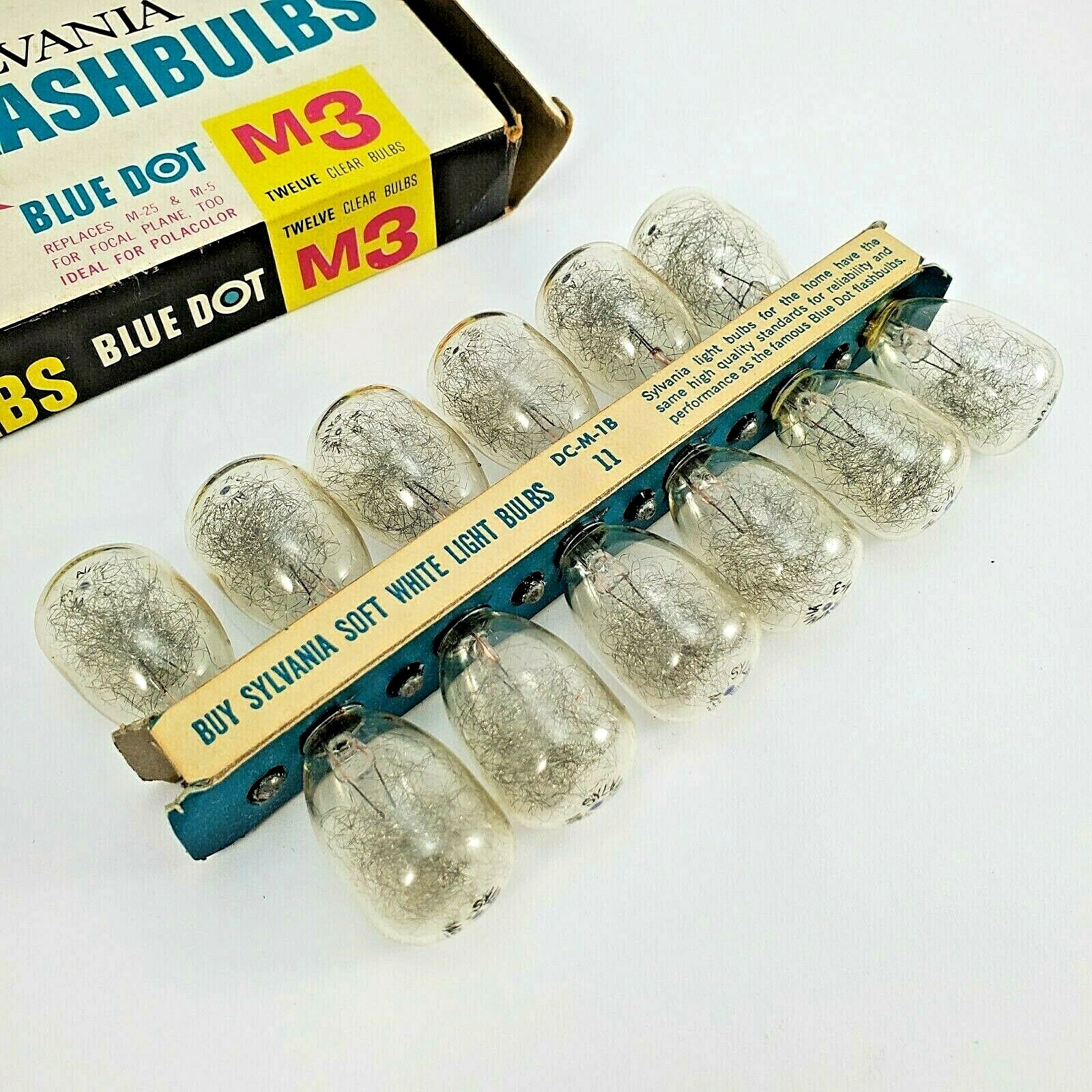 Vintage Photographic Access. Pocket Flash/Sylvania Blu-Dot M3 Bulbs /Ricoh Meter