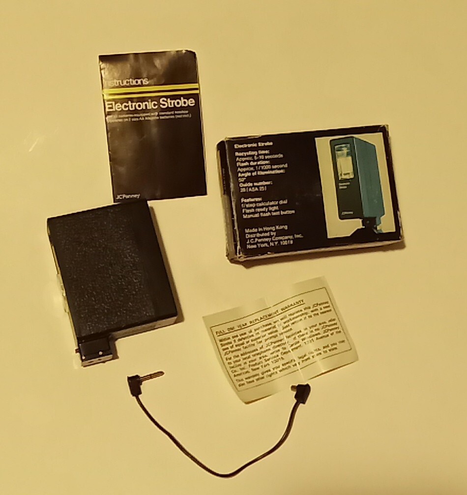 JC Penney Electronic Strobe With Sync Cord
