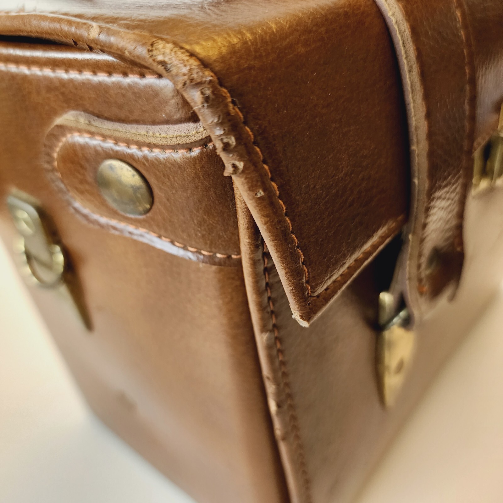 Vintage FOCAL Brown Leather Top & Front Opening Camera Case w/ KEY & Protectors!