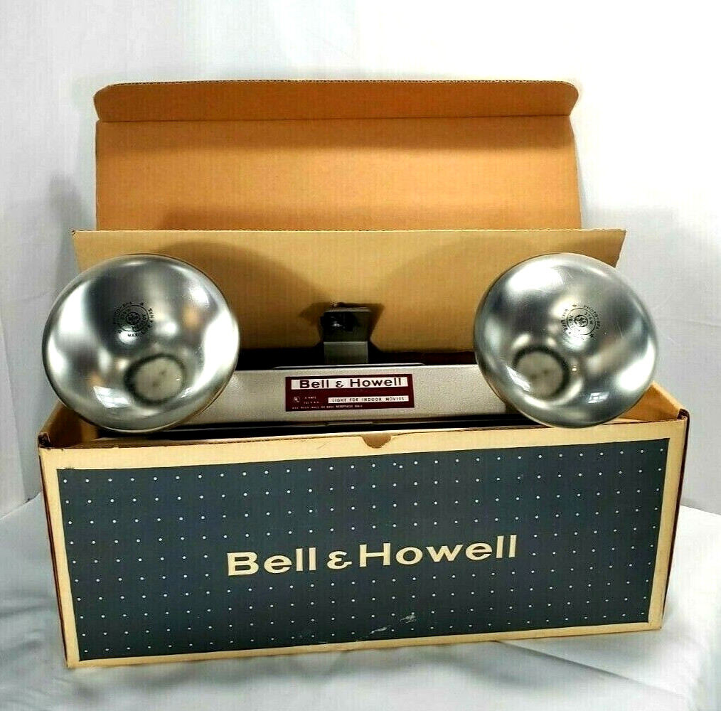 Vintage Bell & Howell Indoor Movie Photography Light Bar Including 2 Photo Bulbs