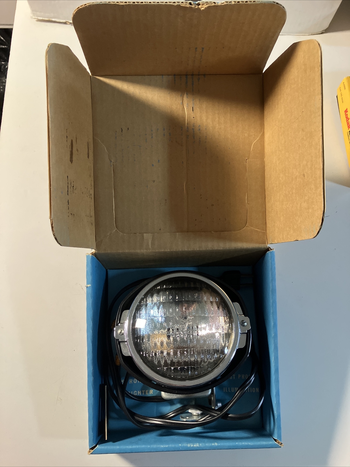 Hollywood Cameralite Top Mount Light For Super 8 Cameras Brand New In The Box