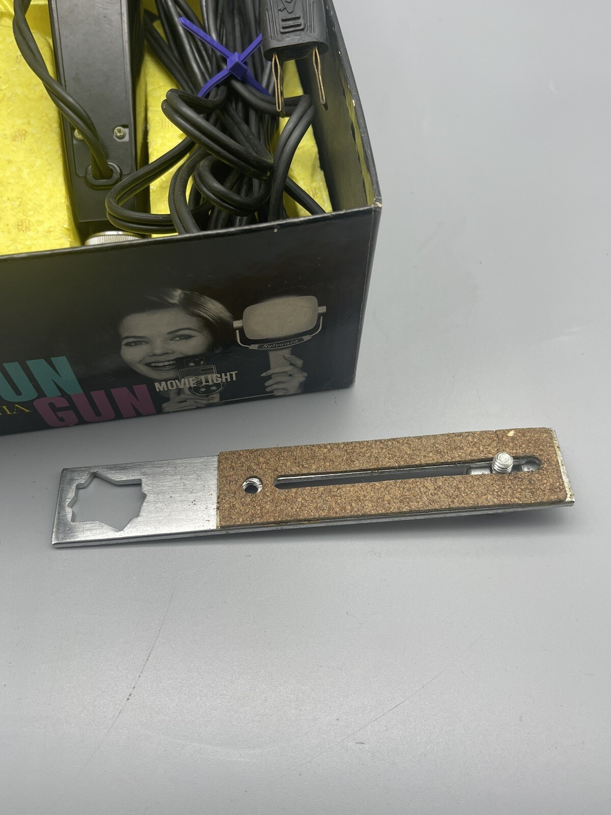 Sylvania SUN GUN Movie Light SG-50 Original Box Manual Mount Working 1960s