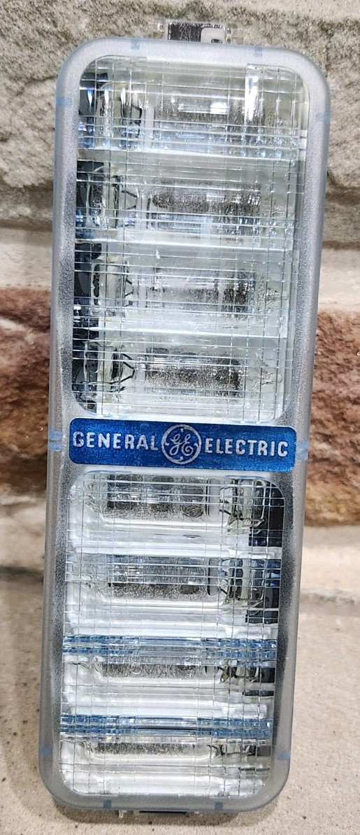 Vintage GE FlipFlash II Twin Pack Flip Flash Bulbs Made in USA 4 Kodac TELEMATIC