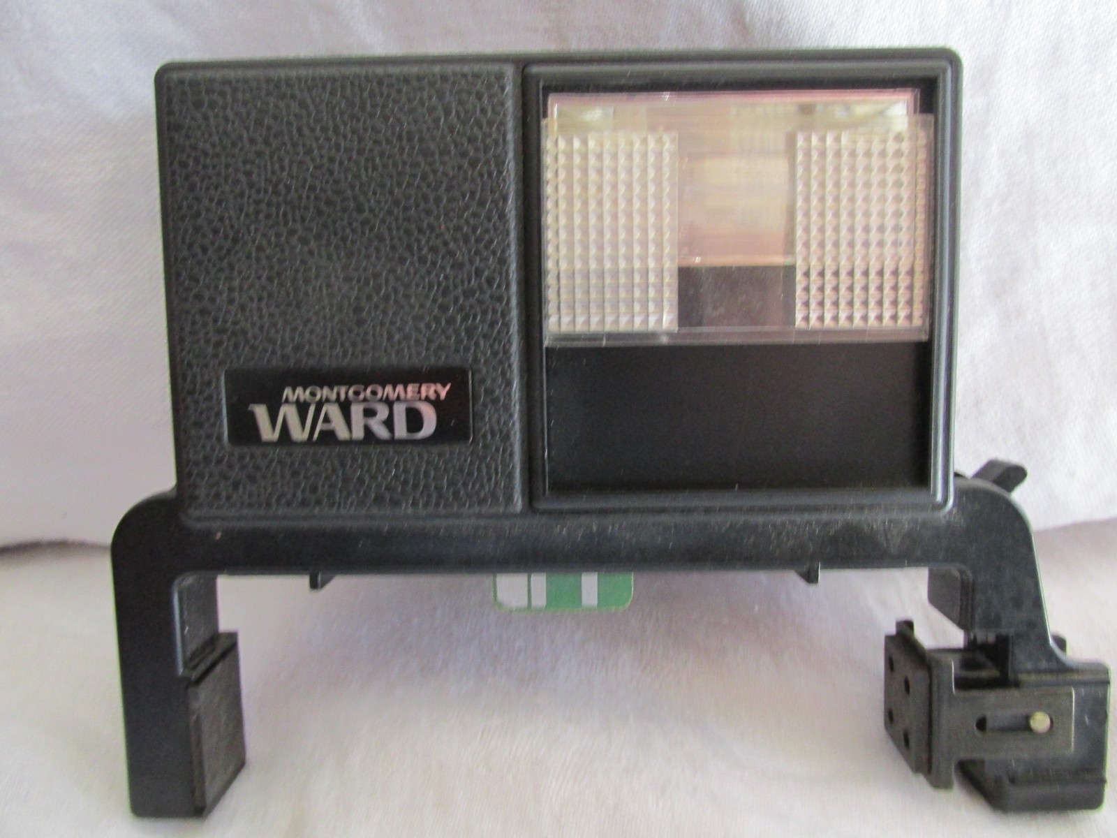 Vin Montgomery Ward all Polaroid 1 Step & Pronto Mountable Cameras Flash in box