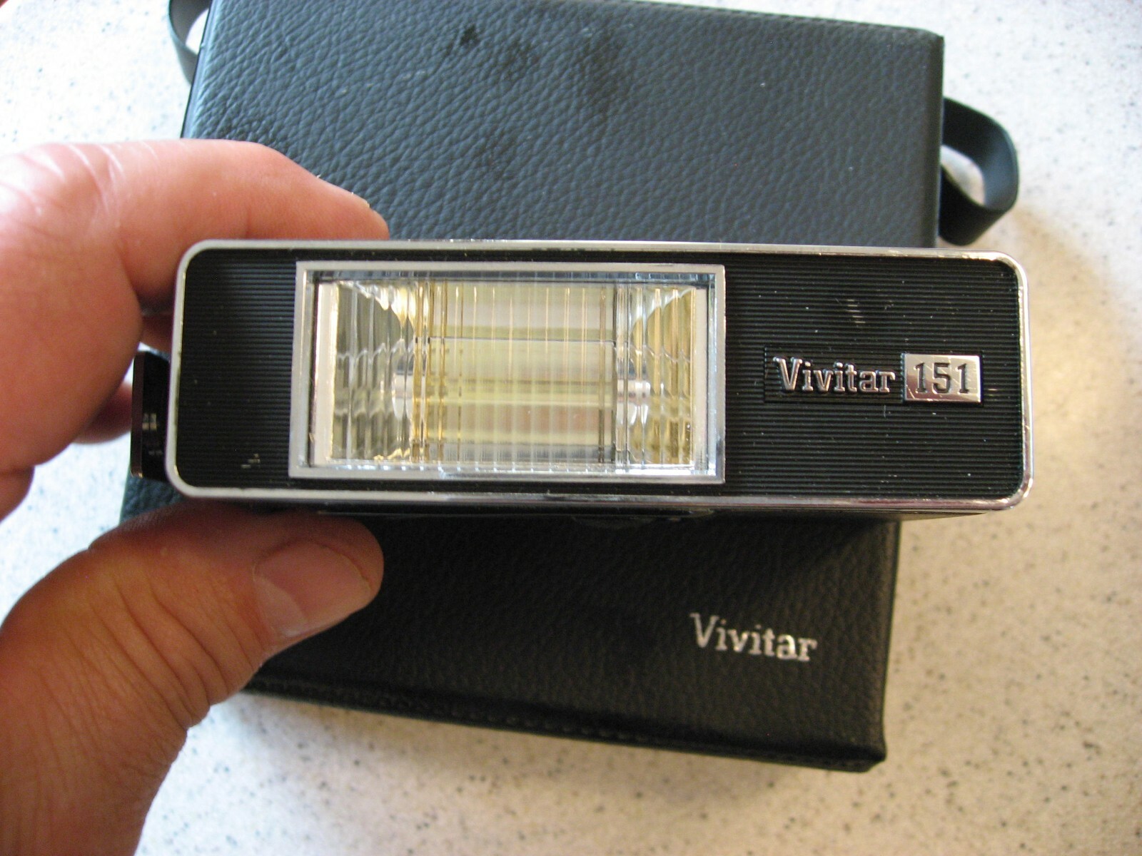 Vivitar 151 Electronic Flash with Original Hard Case – Untested