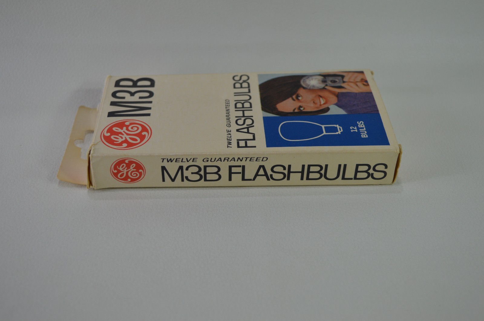 GE Flash Bulbs M3B – 8 New Bulbs in Box General Electric Vintage Rare