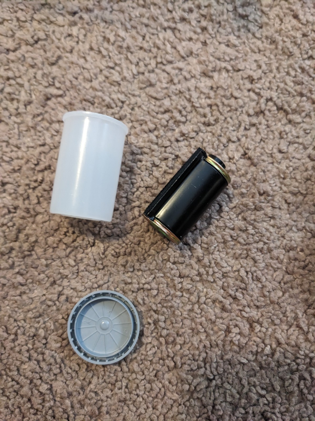 21x Kodak Snap-Cap 135 Magazine & Misc Reusable 35mm Film Canisters