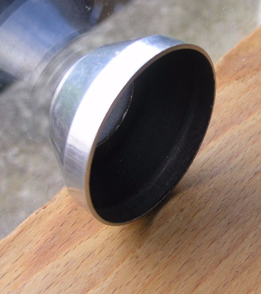 alloy actina 30.5mm screw in shade gb Lens hood