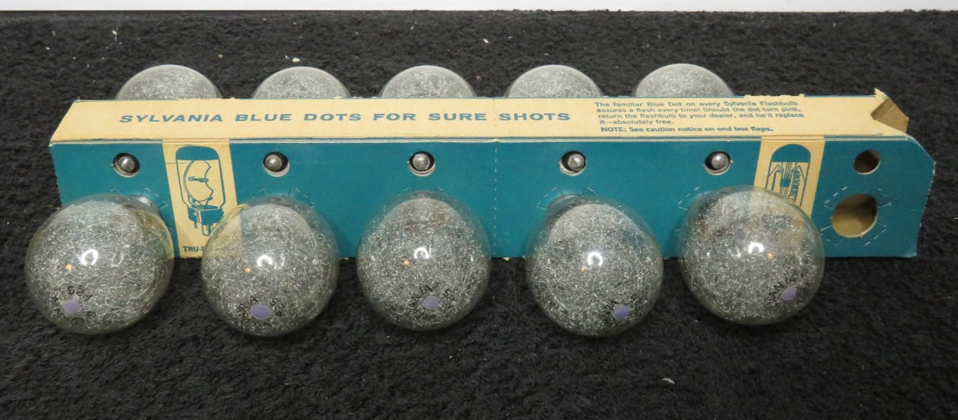 VINTAGE SYLVANIA FLASHBULBS BLUE DOT PRESS 25 10 BULBS