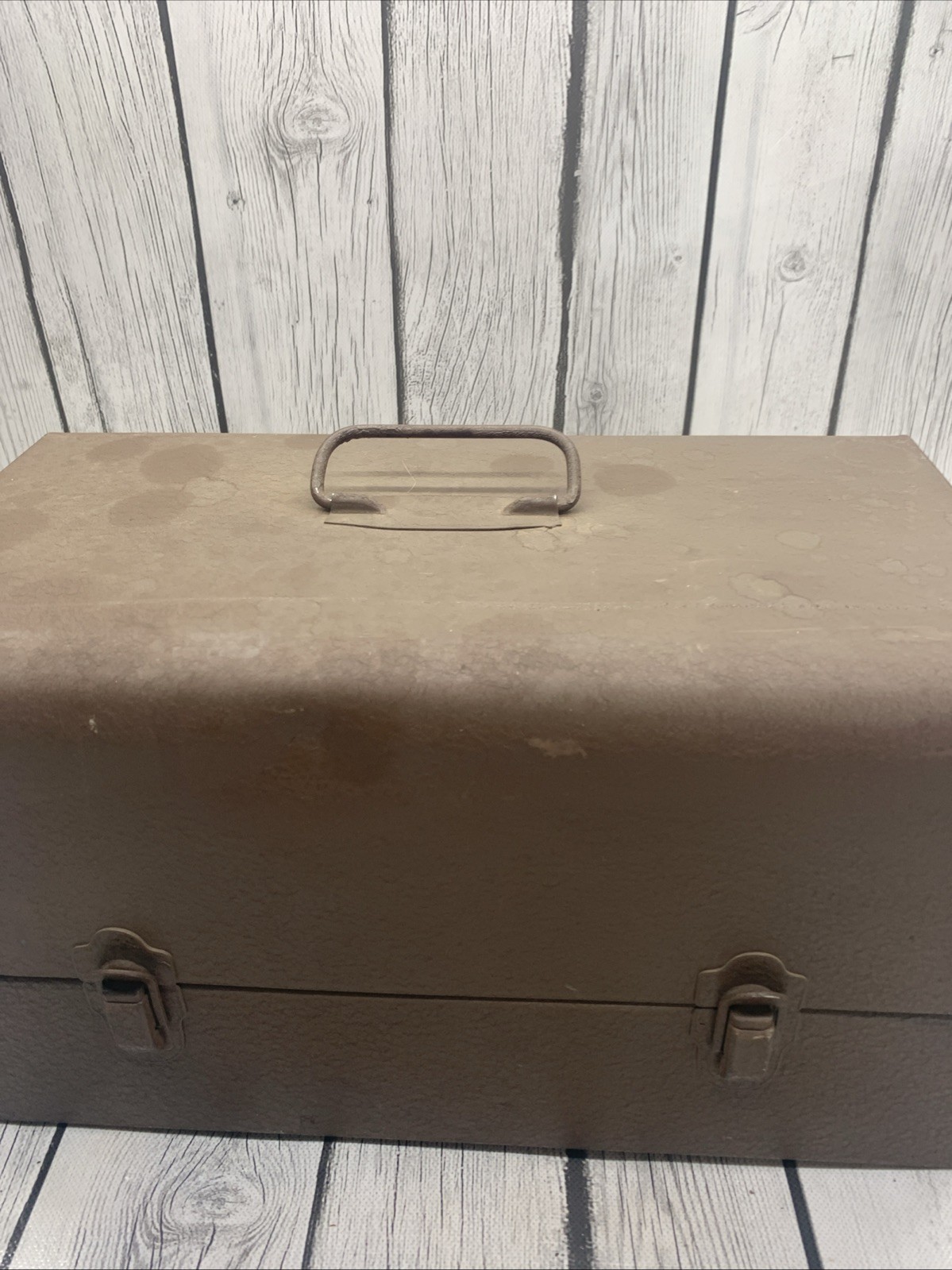 Vintage 7 or 5 Inch Film Reel Canister Case. Holds 12 Canister. Good Condition.