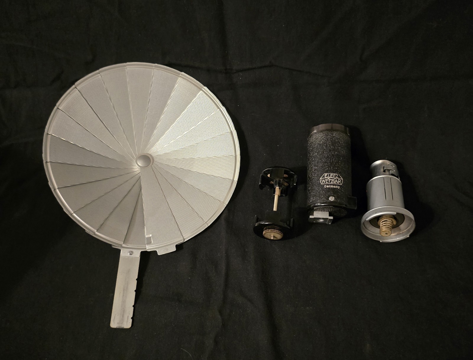 Leitz Wetzlar Synchronblitzer Flash w/ Cable & Original 1954 Manual